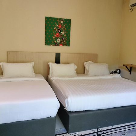 The Firefly Resort Semporna Extérieur photo