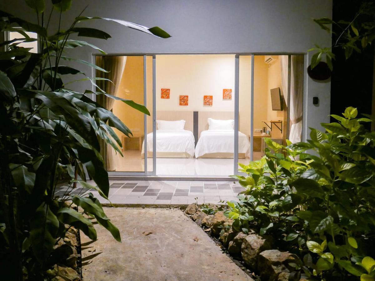 The Firefly Resort Semporna Extérieur photo